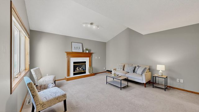 2114 Ponderosa Drive SW, Rochester, MN 55902