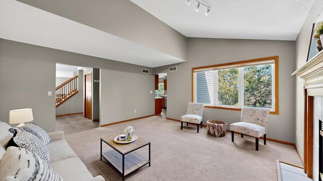 2114 Ponderosa Drive SW, Rochester, MN 55902