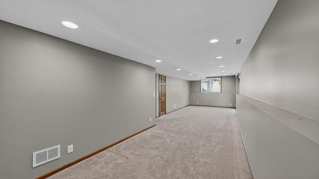 2114 Ponderosa Drive SW, Rochester, MN 55902