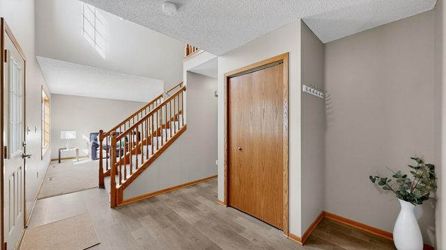 2114 Ponderosa Drive SW, Rochester, MN 55902