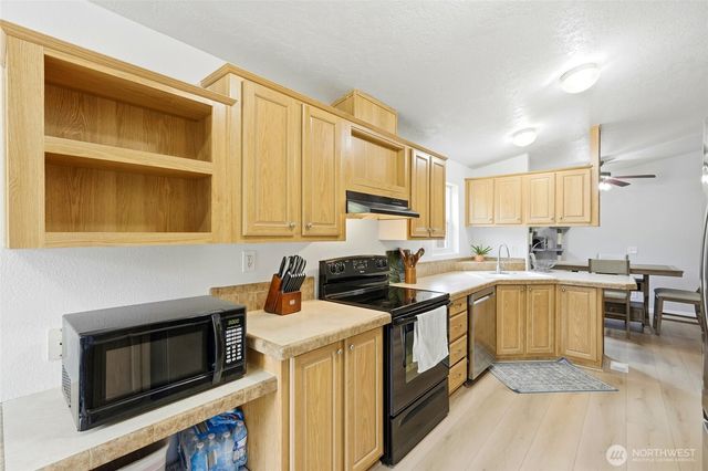 570 Ocean View Drive, Oak Harbor, WA 98277