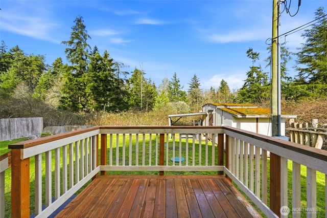 570 Ocean View Drive, Oak Harbor, WA 98277
