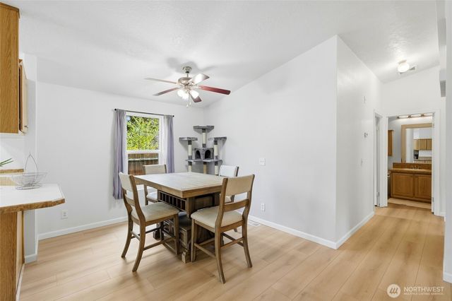 570 Ocean View Drive, Oak Harbor, WA 98277