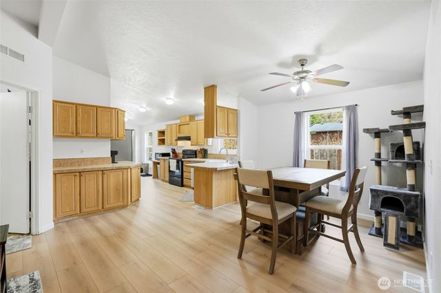 570 Ocean View Drive, Oak Harbor, WA 98277