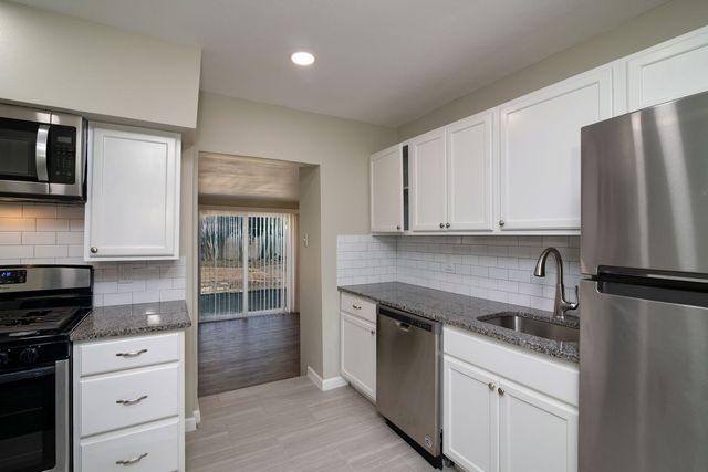 636 Schieme Street, River Oaks, TX 76114