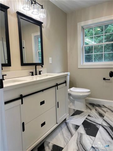12 Sleepy Hollow Pentway, Ledyard, CT 06335