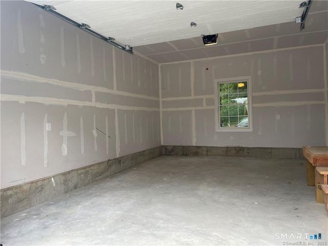 12 Sleepy Hollow Pentway, Ledyard, CT 06335