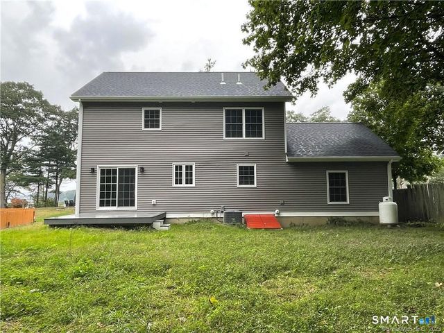 12 Sleepy Hollow Pentway, Ledyard, CT 06335