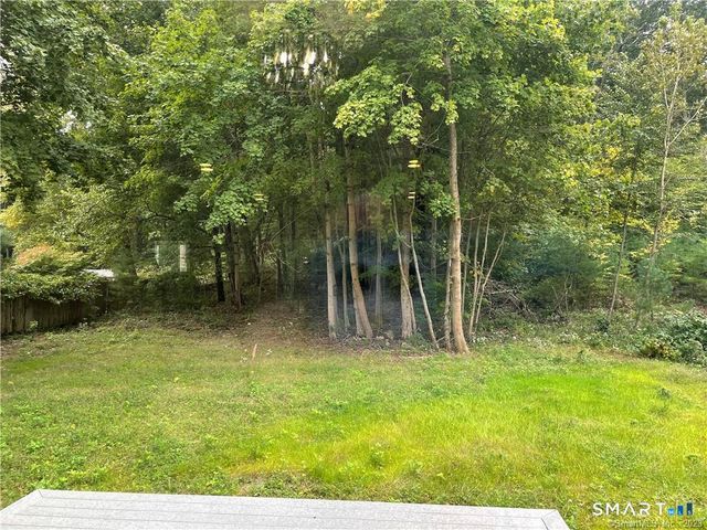 12 Sleepy Hollow Pentway, Ledyard, CT 06335