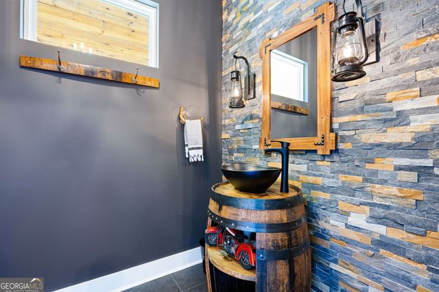 125 Perry Road, Rydal, GA 30171