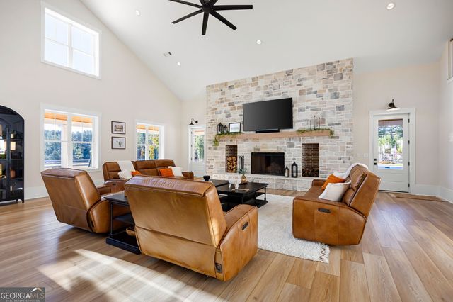 125 Perry Road, Rydal, GA 30171