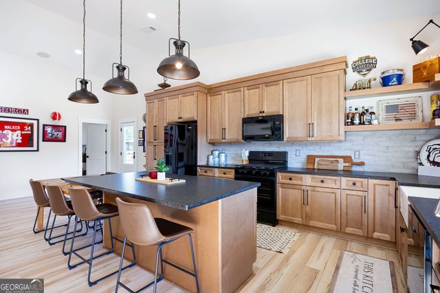 125 Perry Road, Rydal, GA 30171