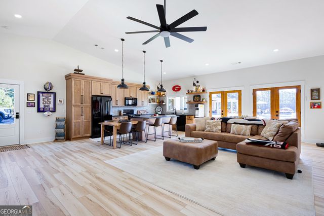 125 Perry Road, Rydal, GA 30171