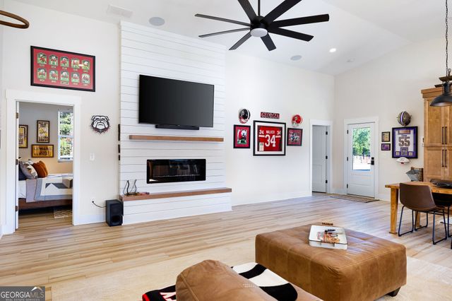 125 Perry Road, Rydal, GA 30171