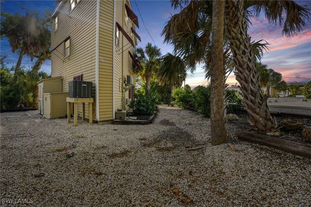 5431 Oak Ridge AVE, Fort Myers Beach, FL 33931
