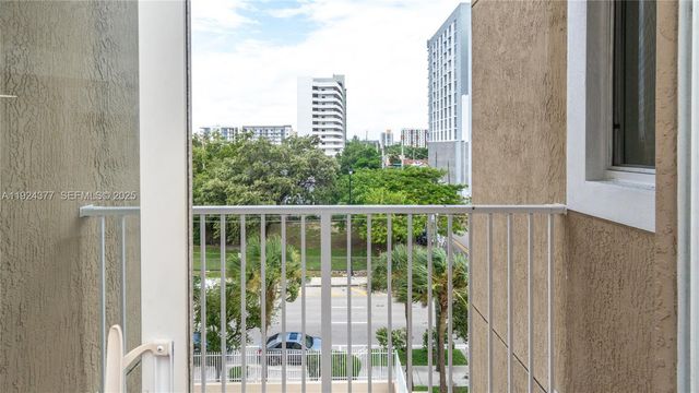 102 SW 6th Ave 401, Miami, FL 33130