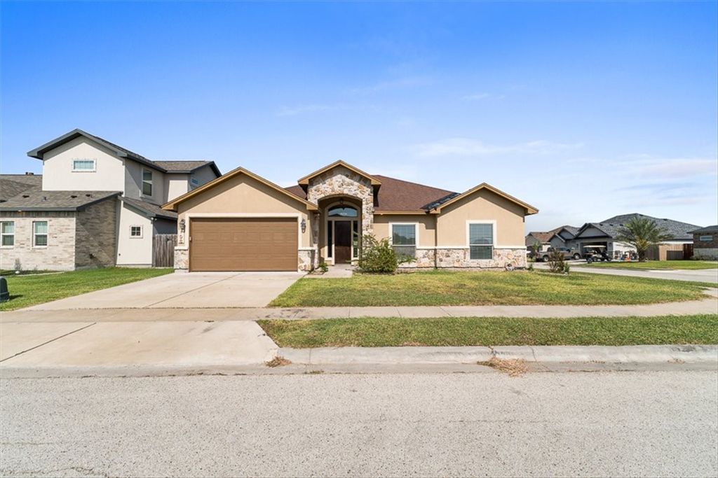 106 Chiman Dr, Portland, TX 78374 — photo 2
