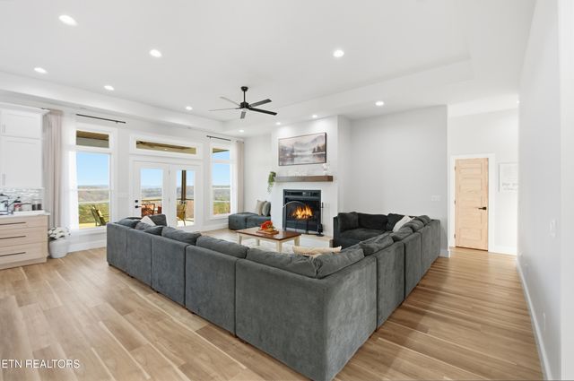 3647 Foshee Rd, Philadelphia, TN 37846