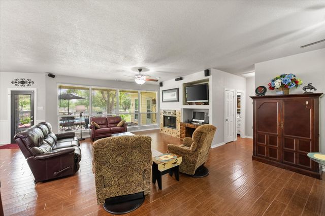 801 Seeton Road, Mansfield, TX 76063