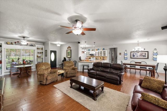 801 Seeton Road, Mansfield, TX 76063