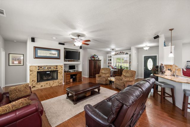 801 Seeton Road, Mansfield, TX 76063