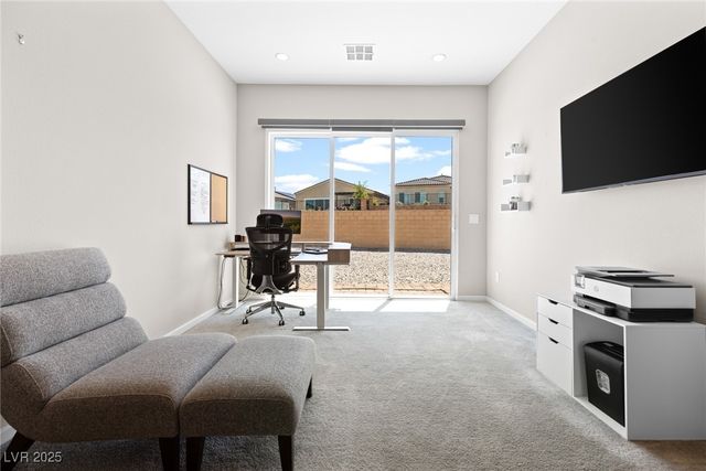 8929 Cassia Winds Street, Las Vegas, NV 89166