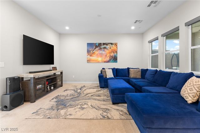 8929 Cassia Winds Street, Las Vegas, NV 89166