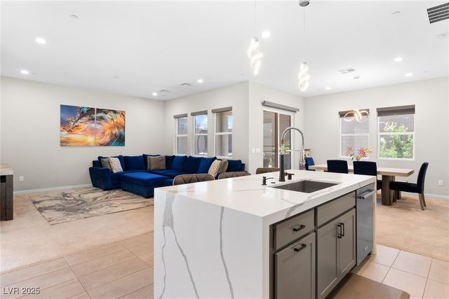 8929 Cassia Winds Street, Las Vegas, NV 89166