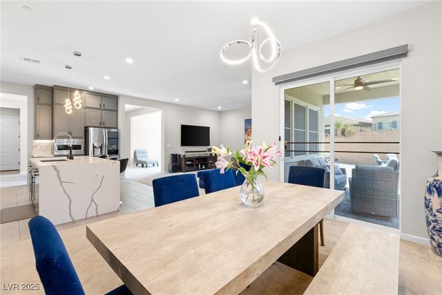 8929 Cassia Winds Street, Las Vegas, NV 89166