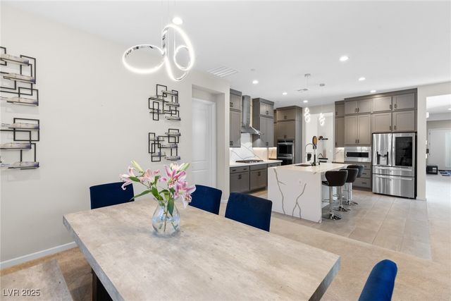 8929 Cassia Winds Street, Las Vegas, NV 89166