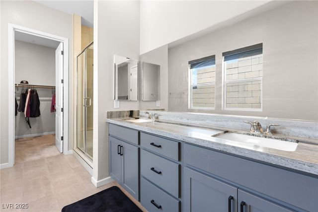 8929 Cassia Winds Street, Las Vegas, NV 89166