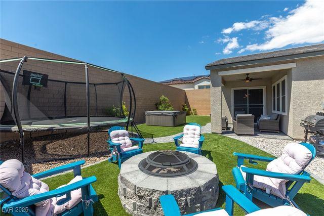 8929 Cassia Winds Street, Las Vegas, NV 89166