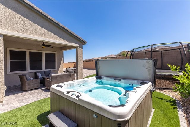 8929 Cassia Winds Street, Las Vegas, NV 89166