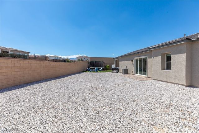 8929 Cassia Winds Street, Las Vegas, NV 89166