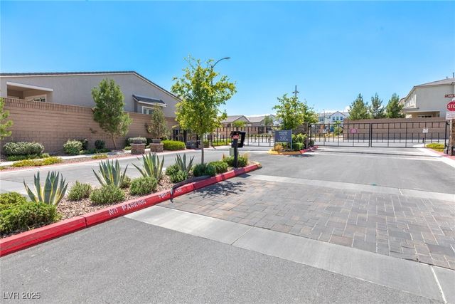 8929 Cassia Winds Street, Las Vegas, NV 89166