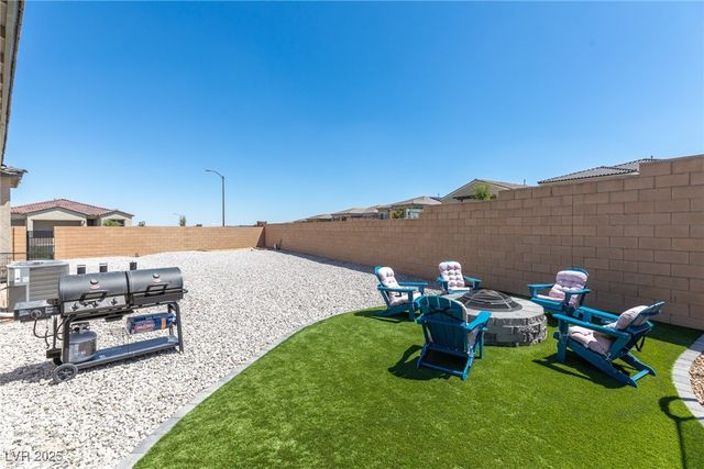 8929 Cassia Winds Street, Las Vegas, NV 89166