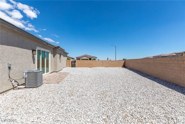 8929 Cassia Winds Street, Las Vegas, NV 89166