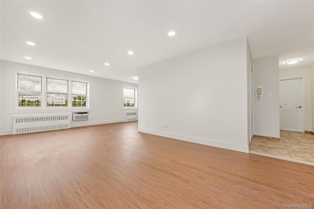 87-10 149th Avenue 5N, Howard Beach, NY 11414