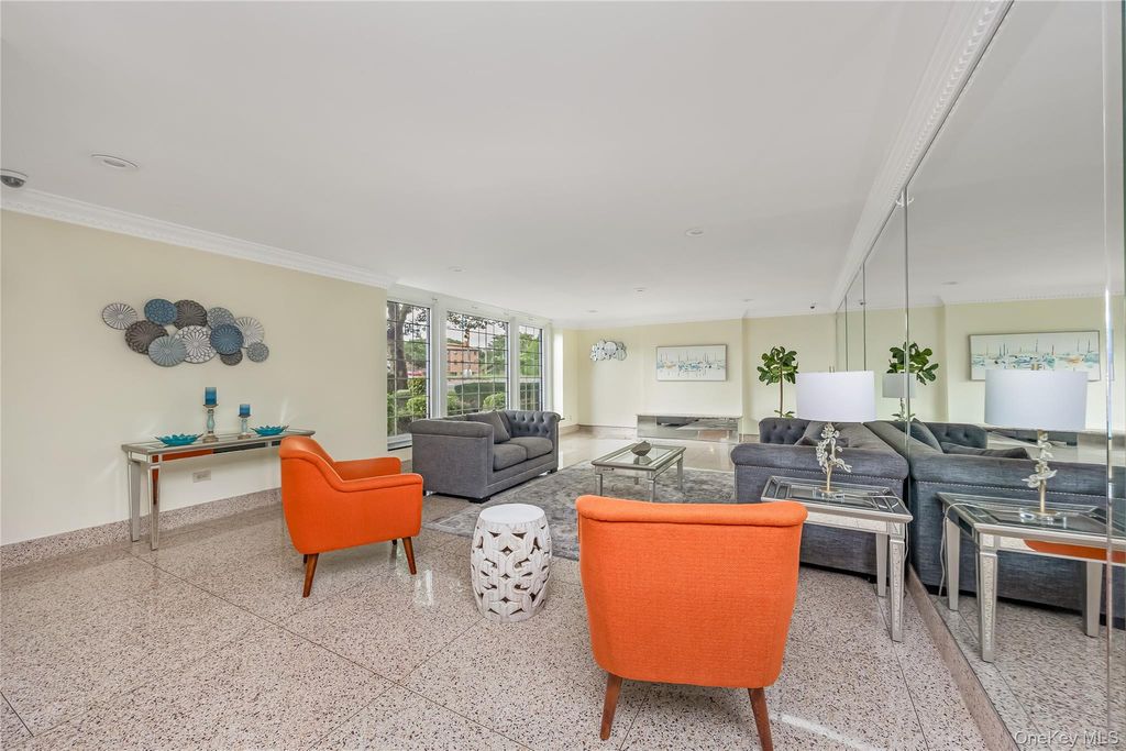 87-10 149th Avenue 5N, Howard Beach, NY 11414 — photo 2