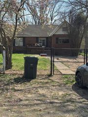 2701 E Harris Road, Muskogee, OK 74403