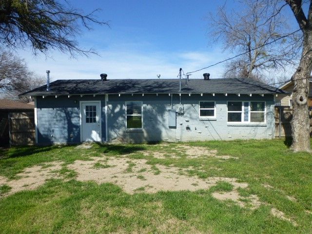 6729 Wallis Road, Lake Worth, TX 76135