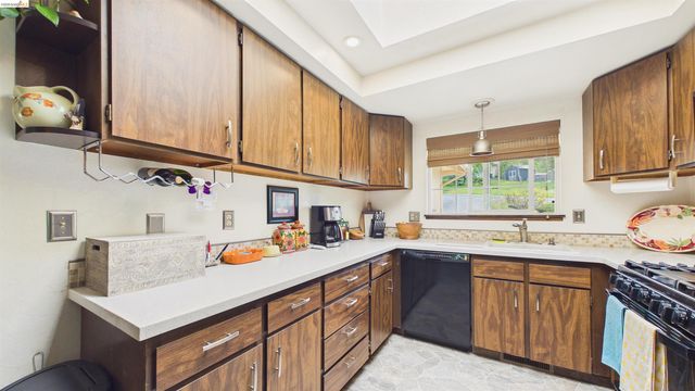 20574 Tanner Dr, Soulsbyville, CA 95372