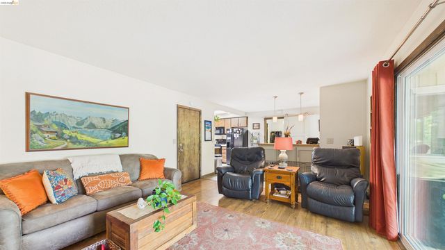 20574 Tanner Dr, Soulsbyville, CA 95372