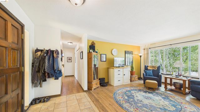 20574 Tanner Dr, Soulsbyville, CA 95372