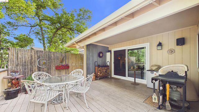 20574 Tanner Dr, Soulsbyville, CA 95372