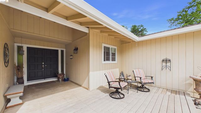 20574 Tanner Dr, Soulsbyville, CA 95372