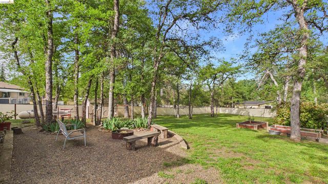 20574 Tanner Dr, Soulsbyville, CA 95372