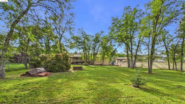 20574 Tanner Dr, Soulsbyville, CA 95372