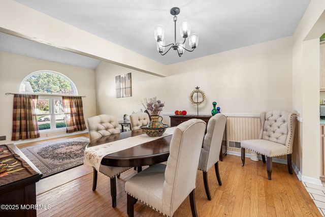 33 Bryce Canyon Road, Howell, NJ 07731
