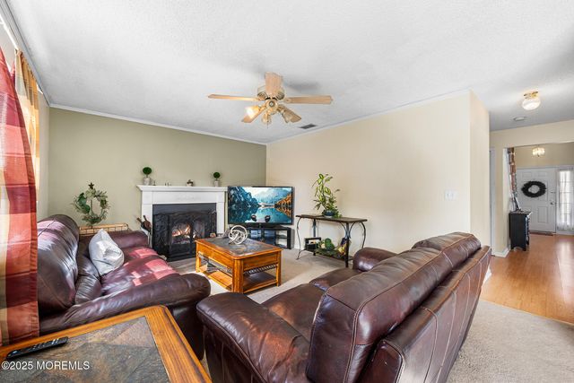 33 Bryce Canyon Road, Howell, NJ 07731